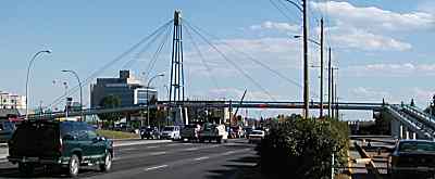 Photo of the pedestrian bridge