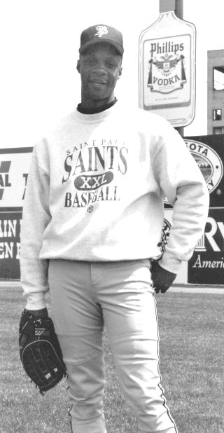 St. Paul Saint Darryl Strawberry in the outfield